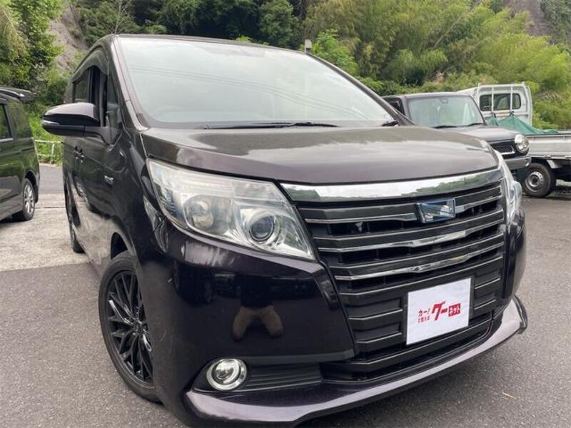 TOYOTA NOAH