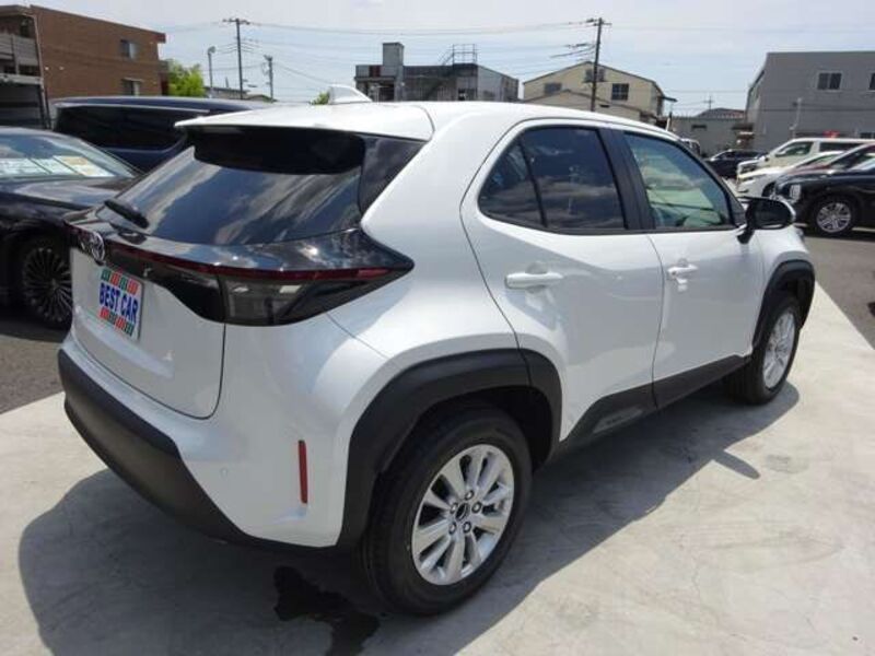 YARIS CROSS