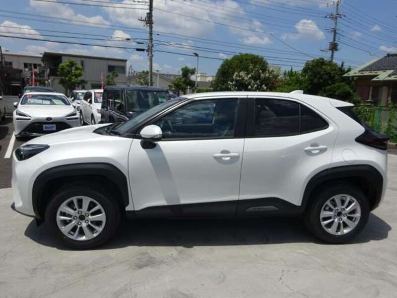 YARIS CROSS
