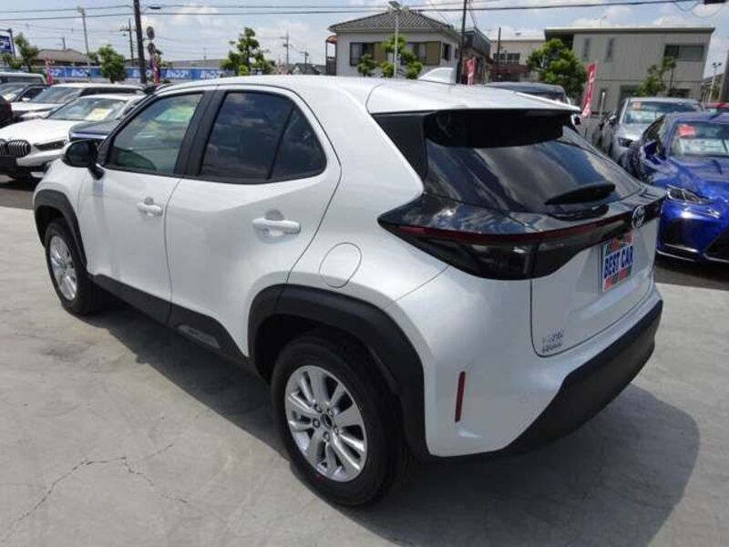 YARIS CROSS