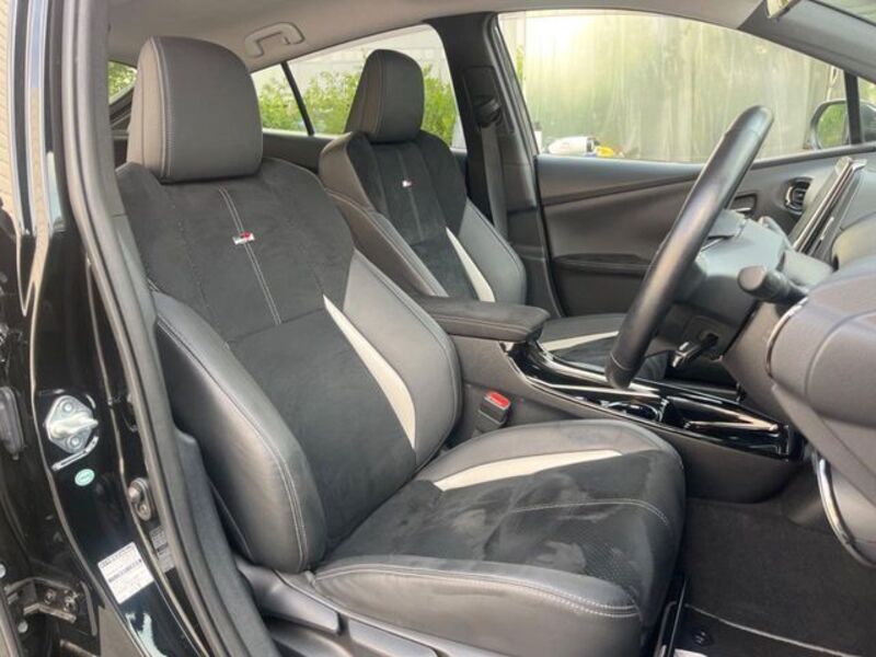 PRIUS PHV