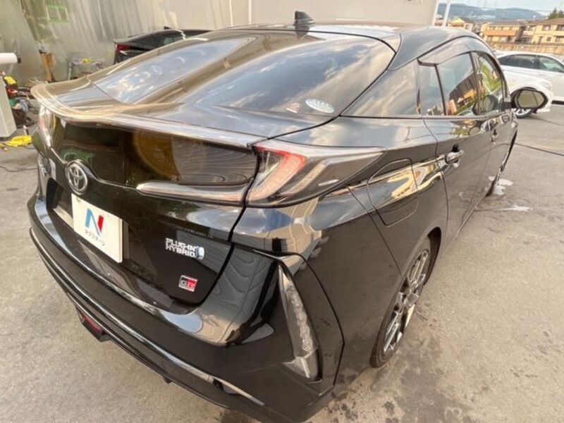 PRIUS PHV