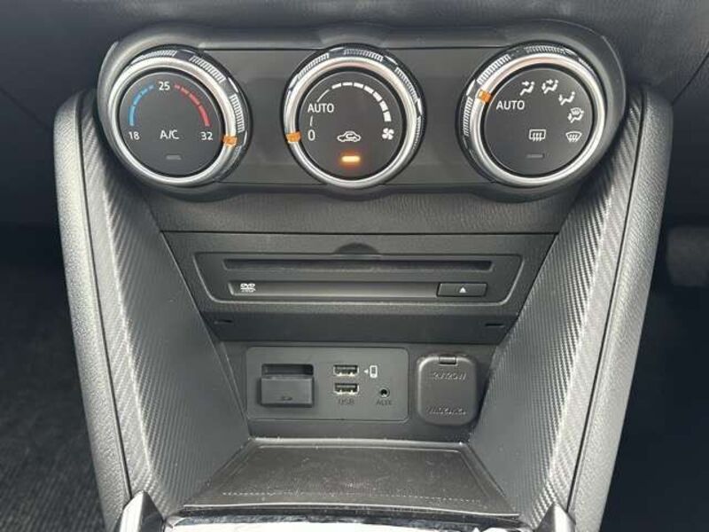 MAZDA2
