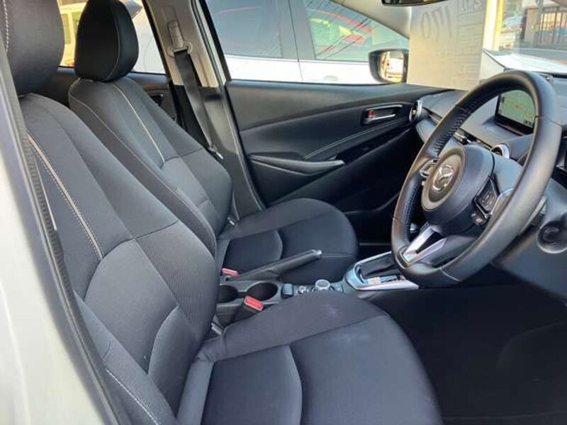 MAZDA2