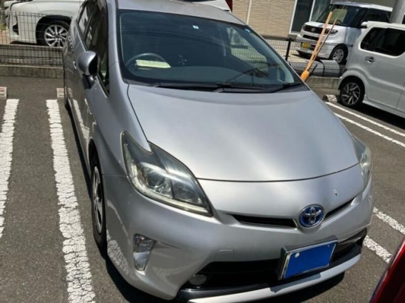 TOYOTA PRIUS