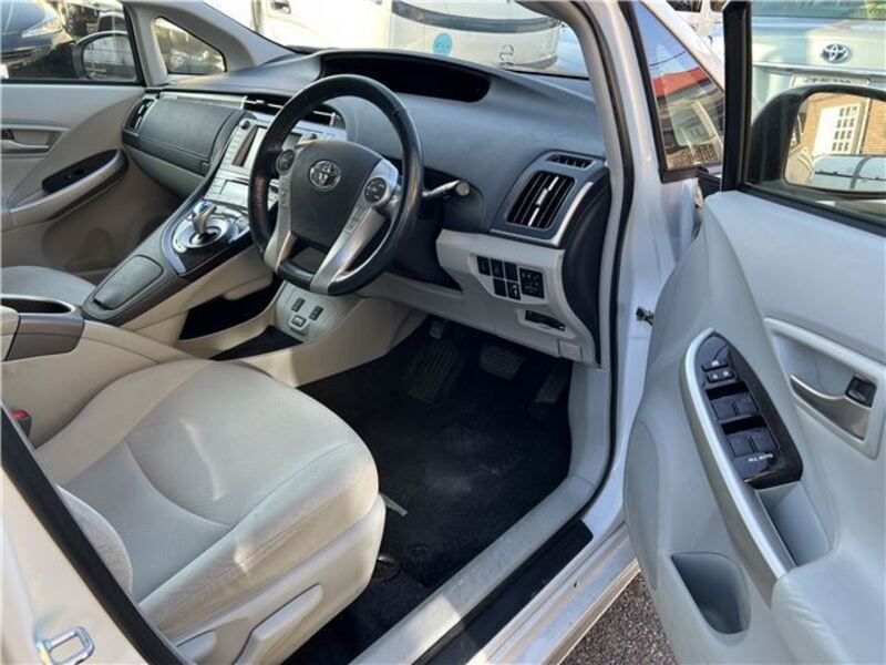 PRIUS PHV