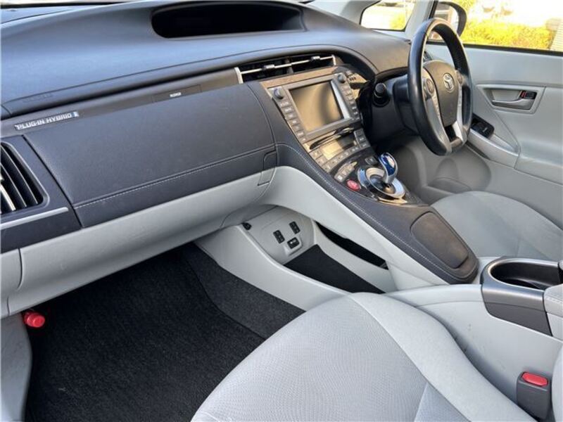 PRIUS PHV