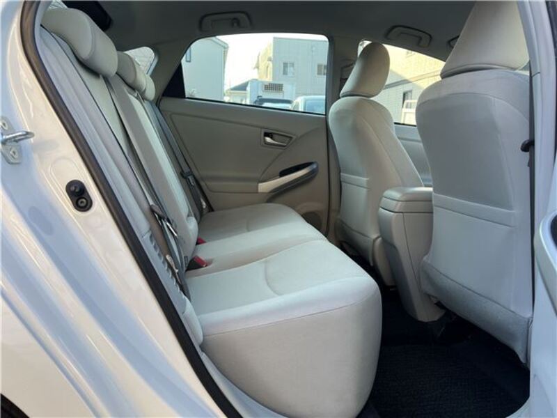 PRIUS PHV