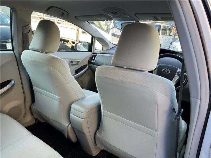 PRIUS PHV