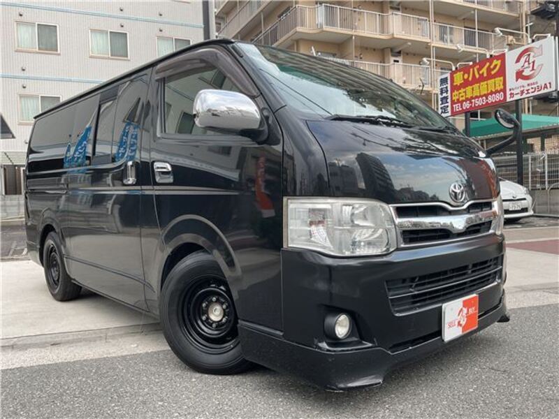 TOYOTA HIACE