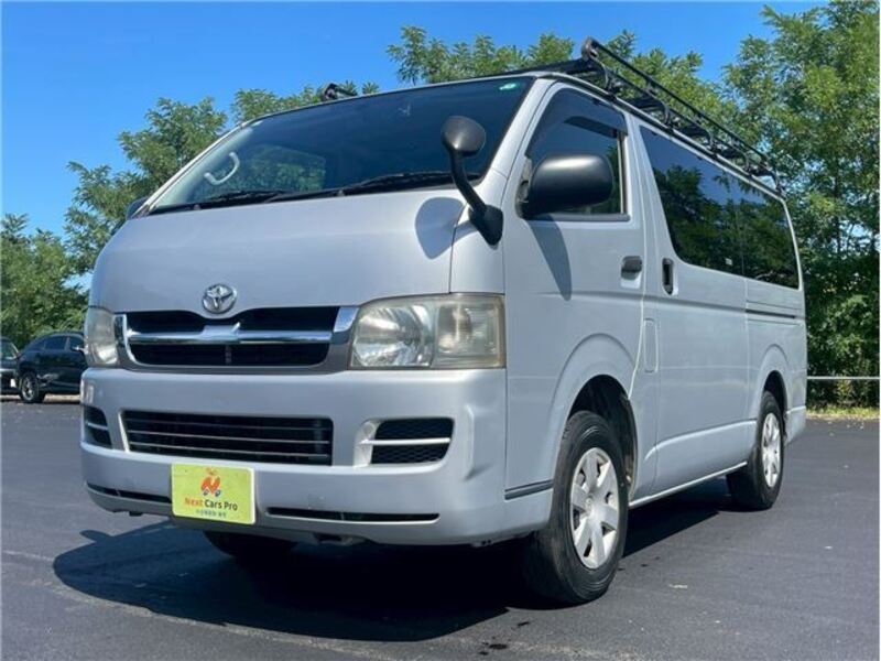 TOYOTA HIACE