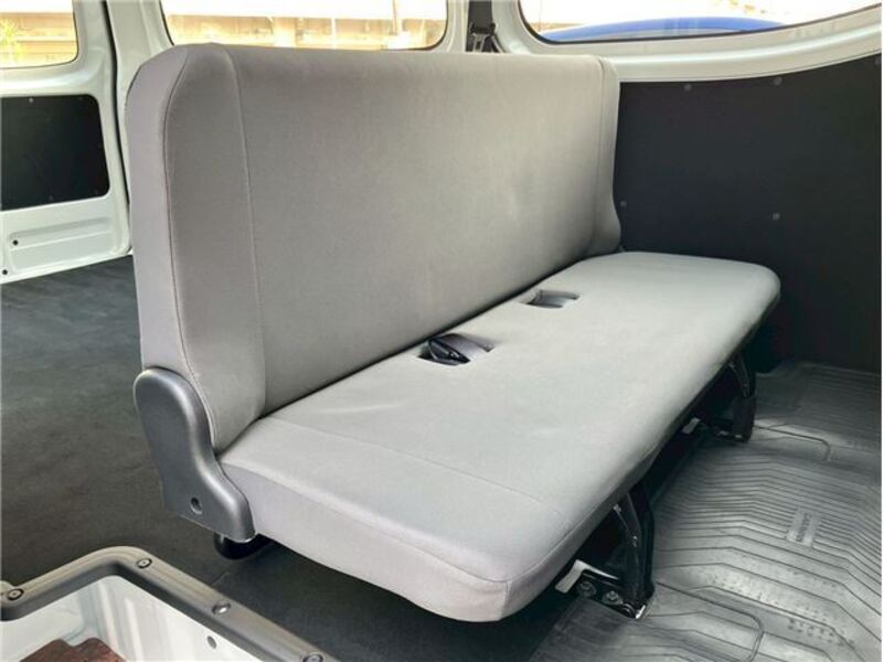 CARAVAN VAN