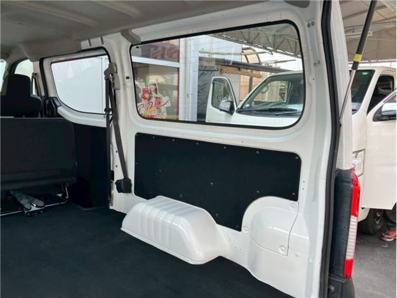 CARAVAN VAN