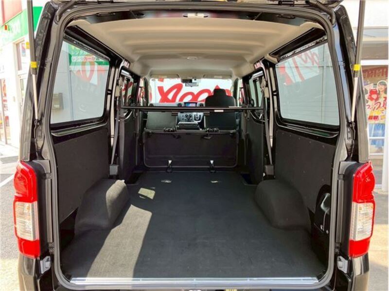 CARAVAN VAN