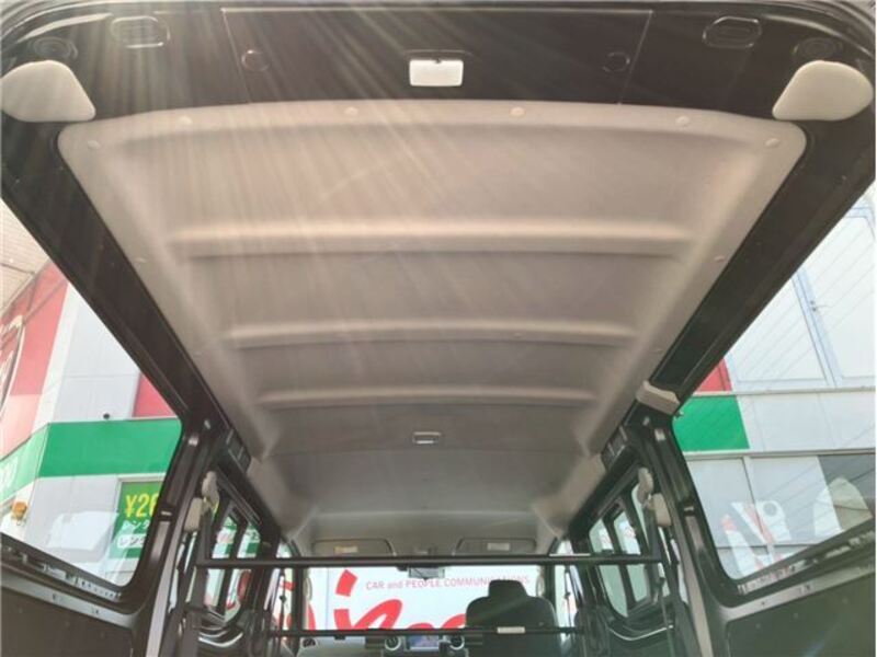 CARAVAN VAN