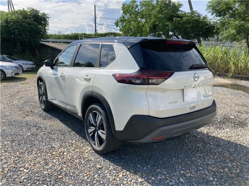 X-TRAIL