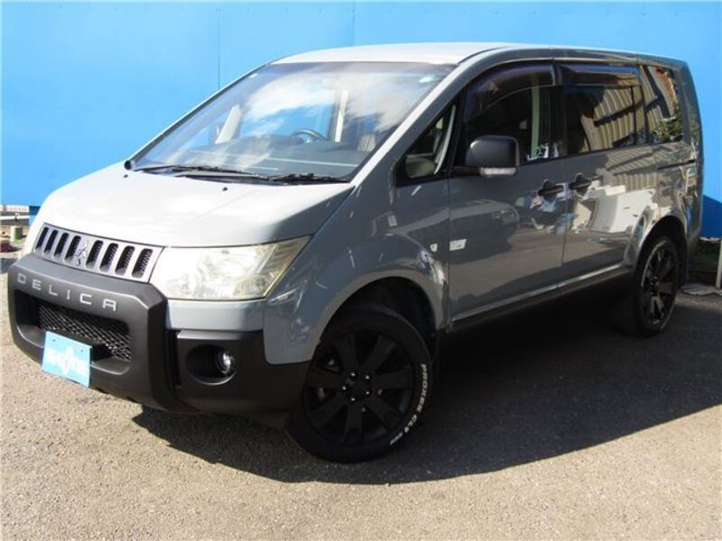 MITSUBISHI DELICA D5