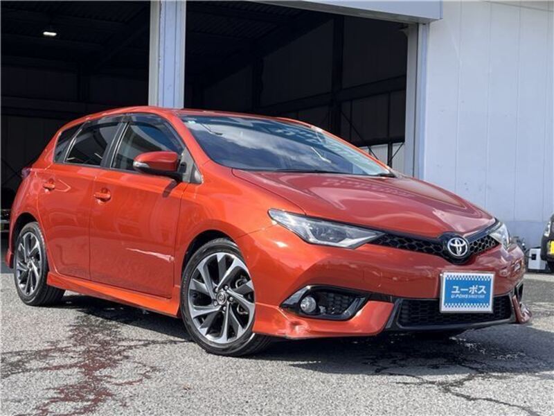 TOYOTA AURIS