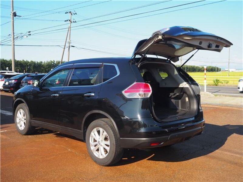 X-TRAIL