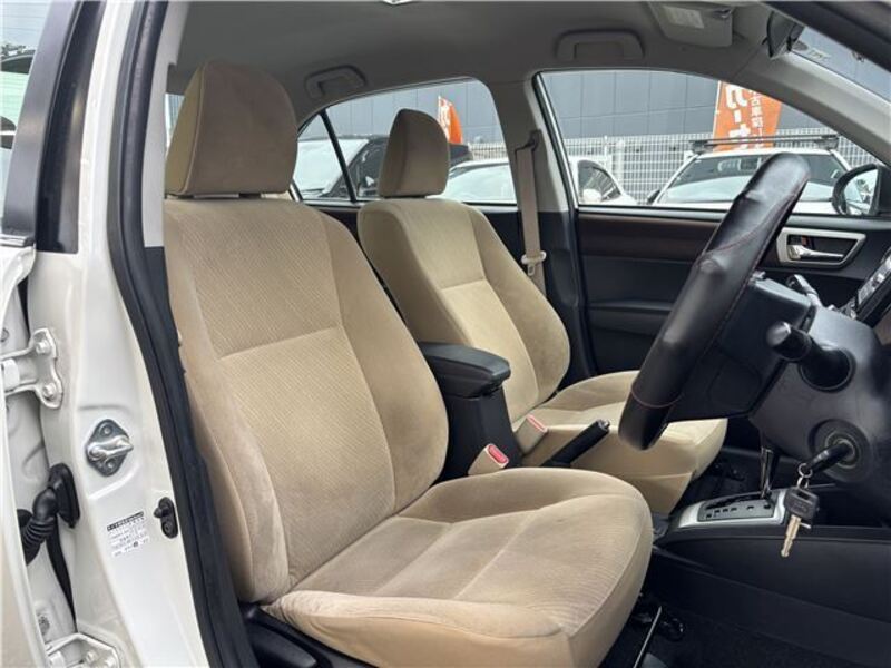 COROLLA AXIO