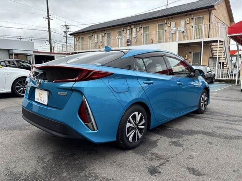 PRIUS PHV