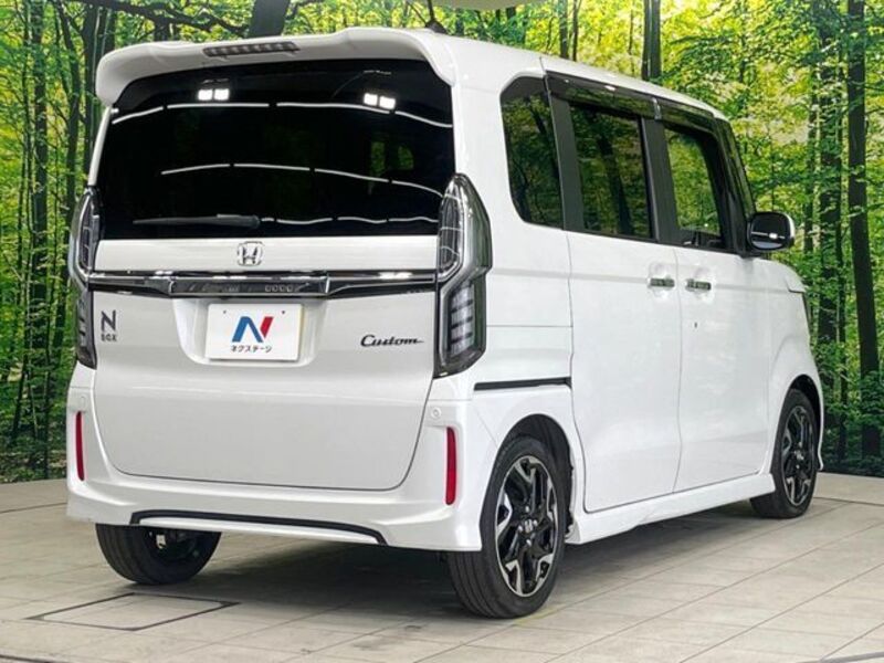 N BOX CUSTOM