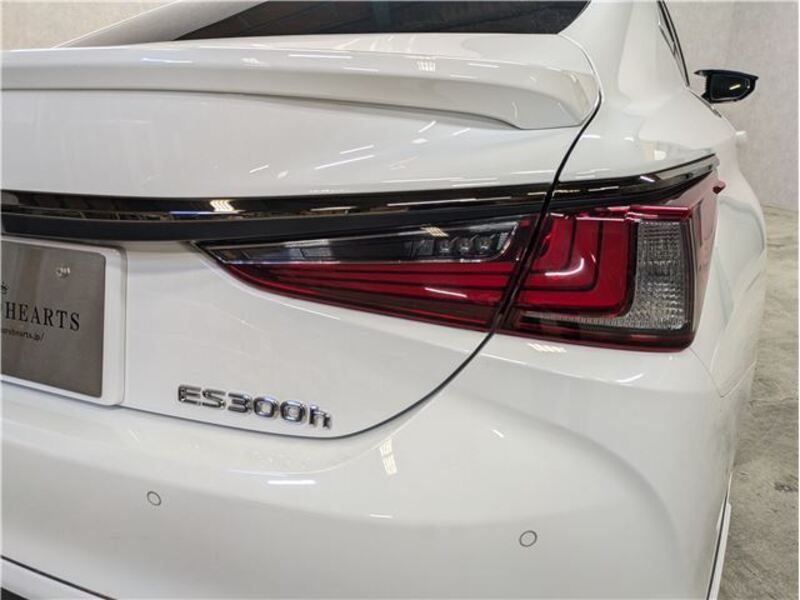 ES