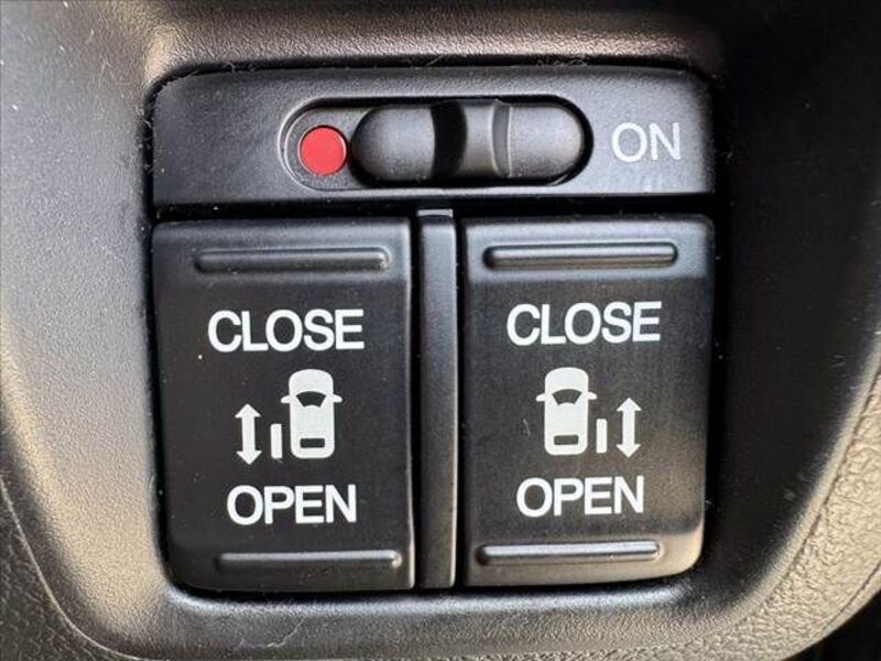 N BOX