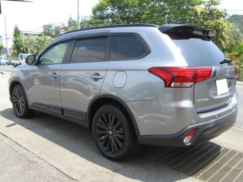 OUTLANDER