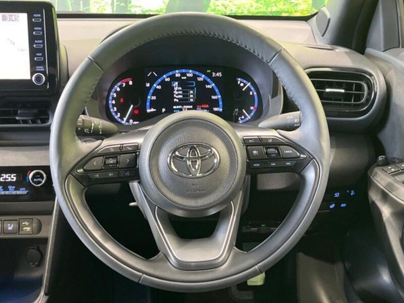 YARIS CROSS