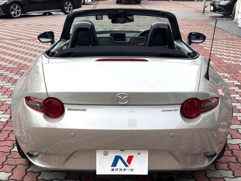 ROADSTER