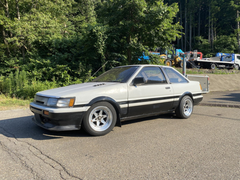 COROLLA LEVIN