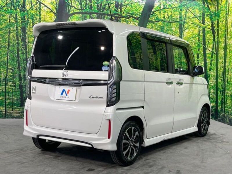 N BOX CUSTOM