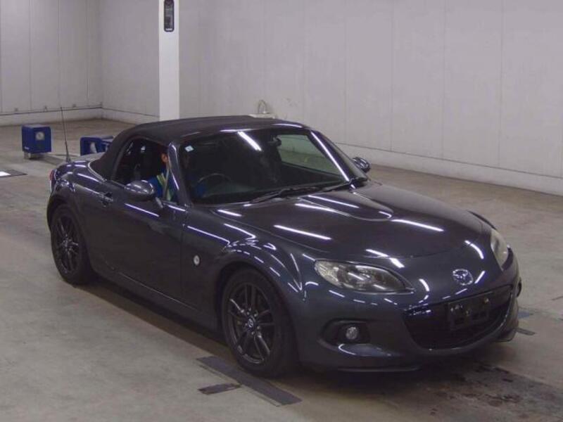 ROADSTER-0