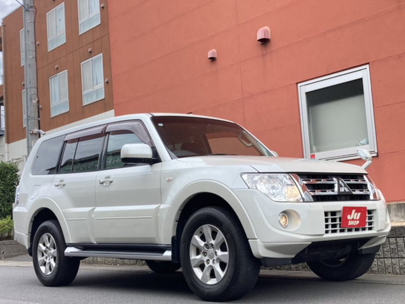 MITSUBISHI PAJERO