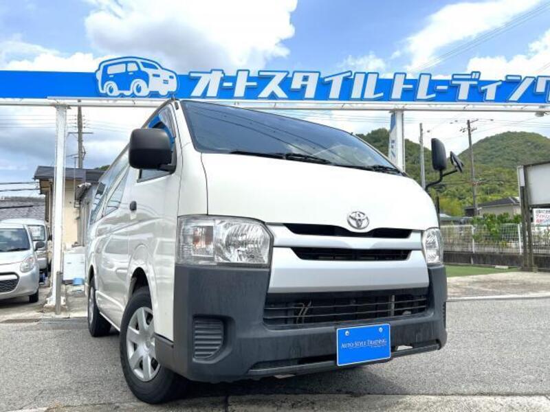 TOYOTA Regiusace Van