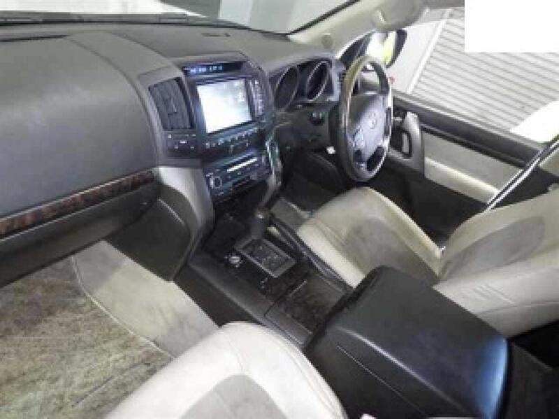 LAND CRUISER