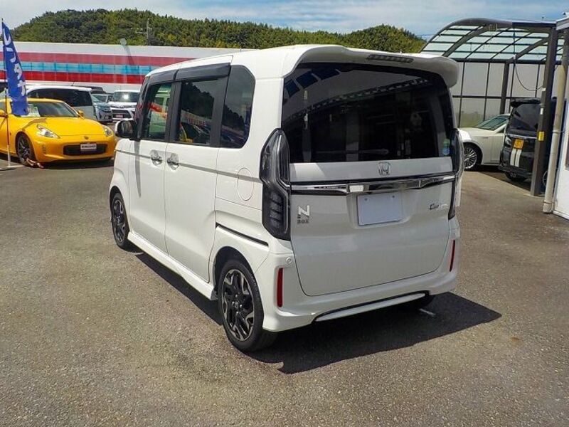 N BOX CUSTOM