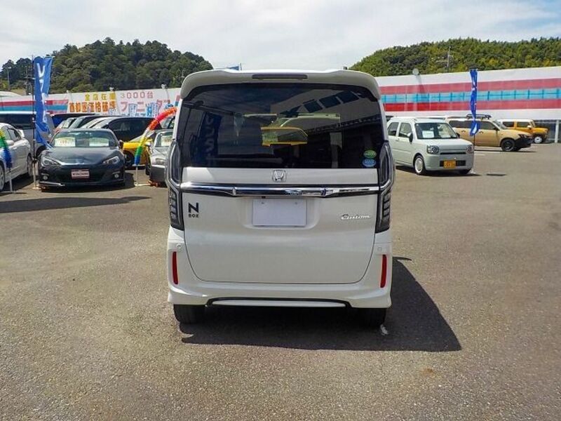 N BOX CUSTOM
