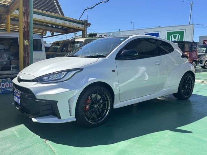 GR YARIS