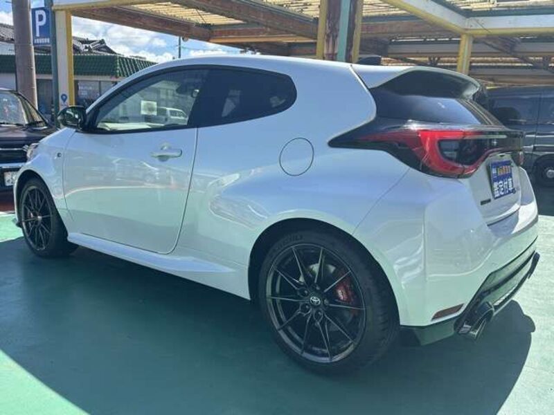 GR YARIS