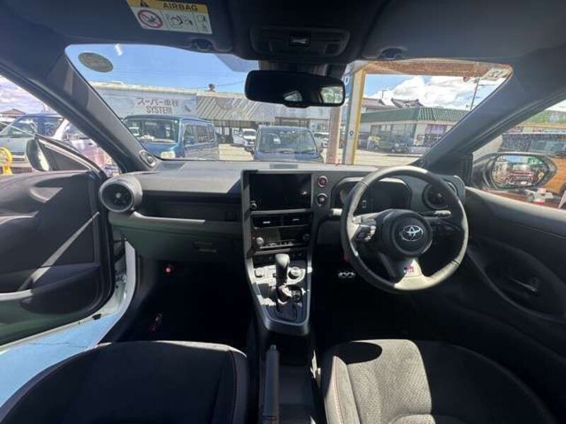 GR YARIS