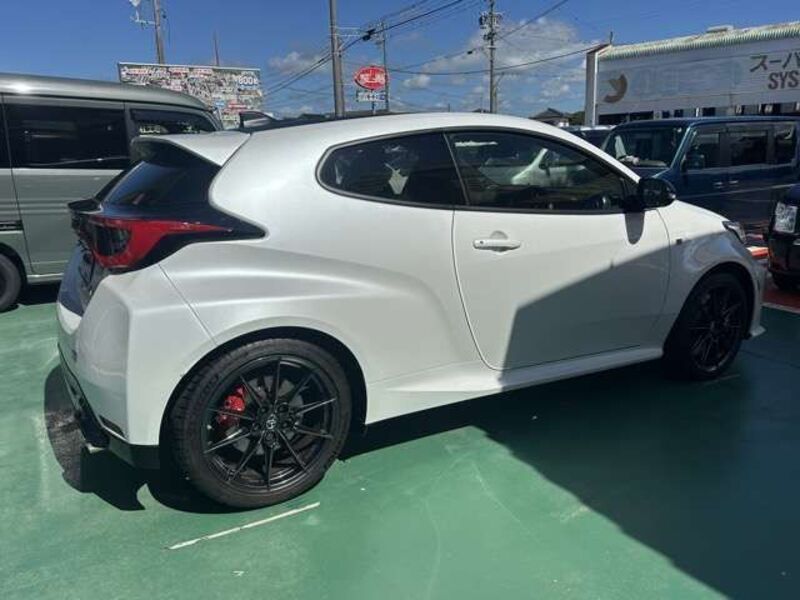 GR YARIS