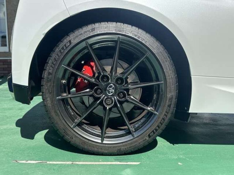 GR YARIS