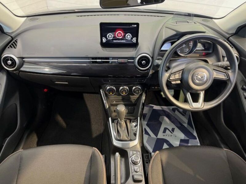 MAZDA2
