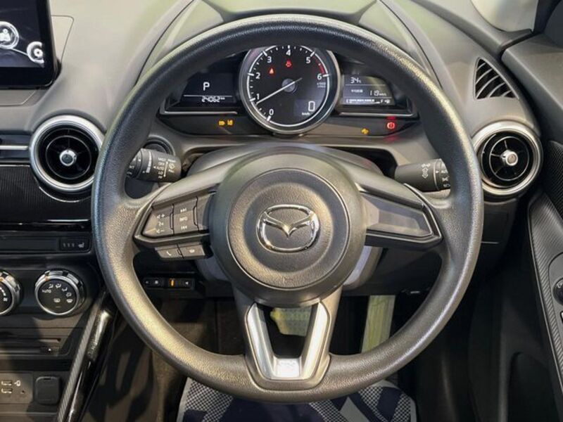MAZDA2