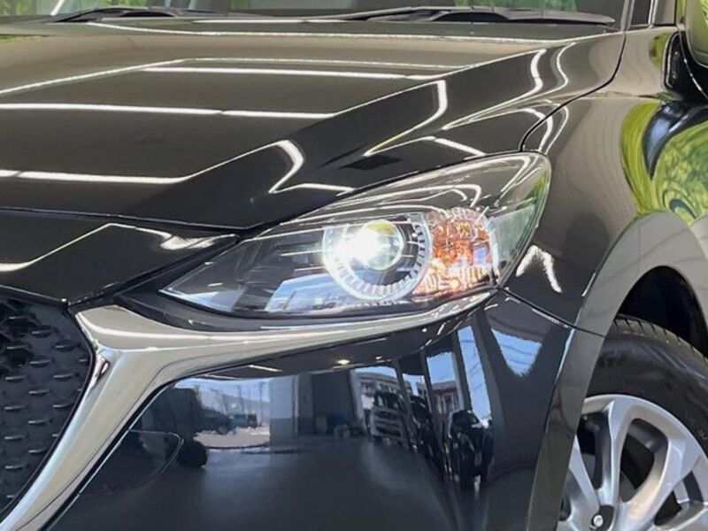 MAZDA2