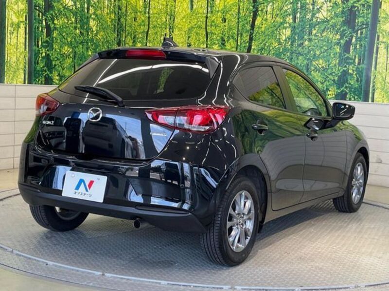 MAZDA2