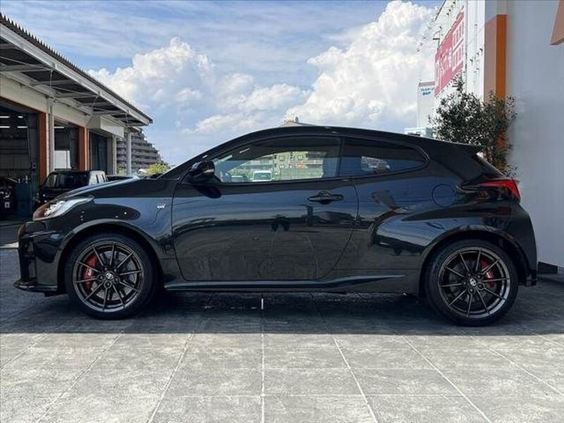 GR YARIS