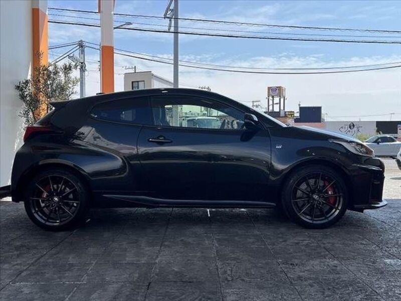 GR YARIS